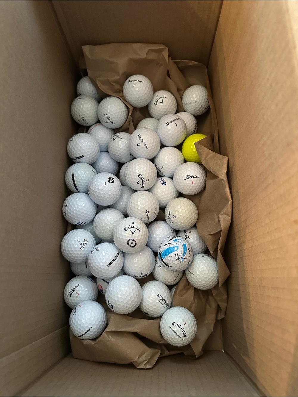 Mixed Golf Ball Lot with Callaway and Titleist